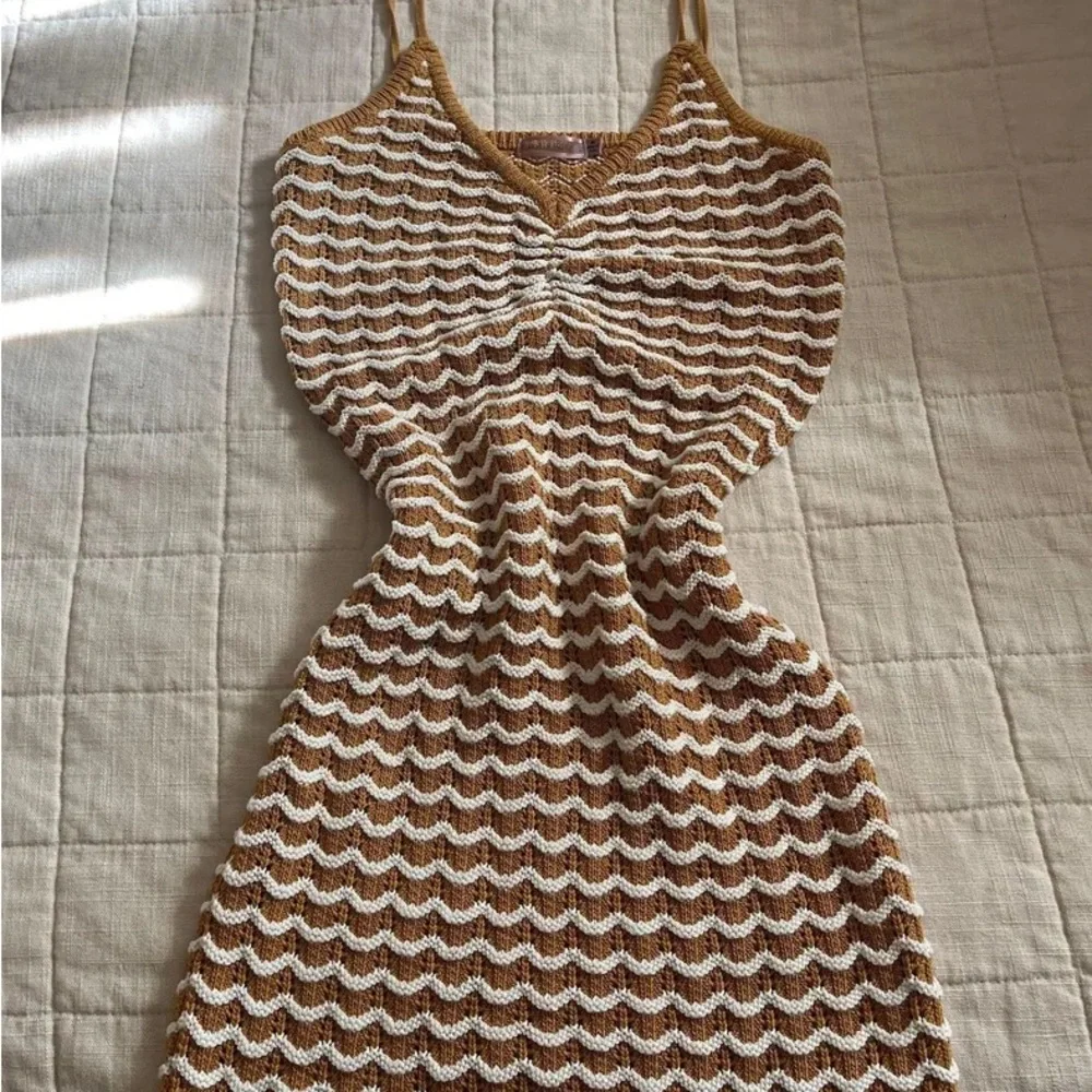 Knit detail dress - Picture 1 of 7